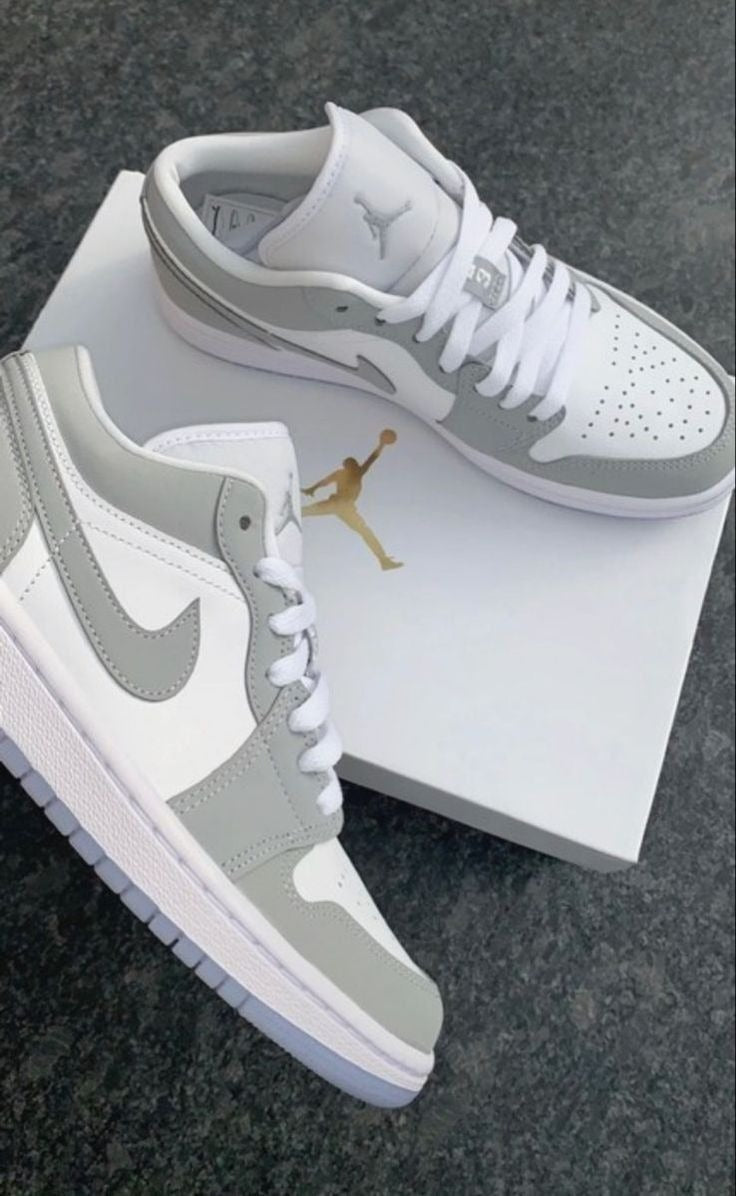 tennis jordan grises